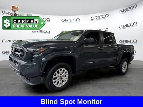 Used 2024 Toyota Tacoma SR5 RWD image 3