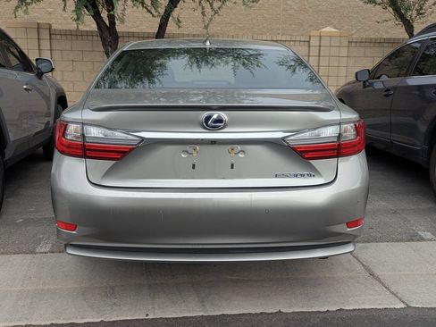 Used 2018 Lexus ES 300h w/ Luxury Package FWD image 5