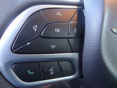 Used 2023 Chrysler 300 Touring image 15