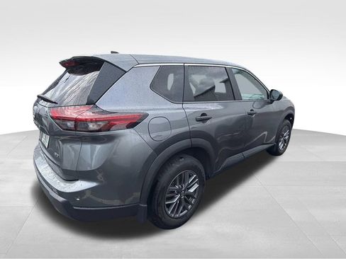 Used 2024 Nissan Rogue S AWD/4WD image 2