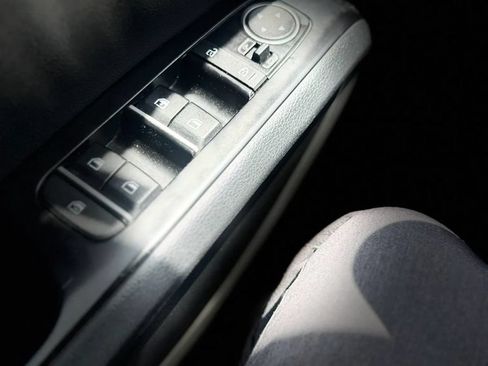 Used 2021 Kia Soul LX FWD image 31