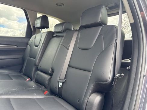 Used 2025 Kia Telluride LX image 9