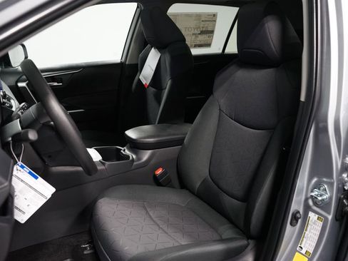 New 2025 Toyota RAV4 XLE image 27