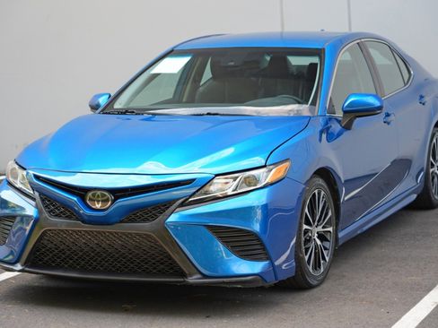 Used 2020 Toyota Camry SE FWD image 41