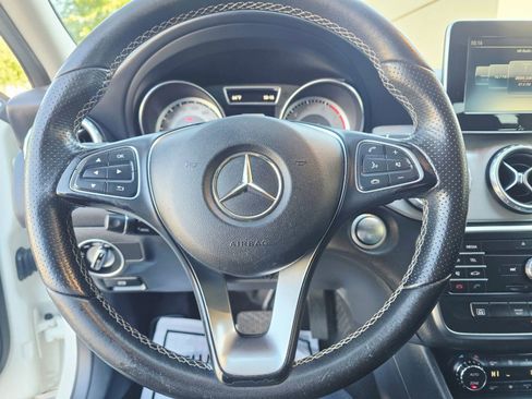 Used 2017 Mercedes-Benz GLA 250 4MATIC image 19