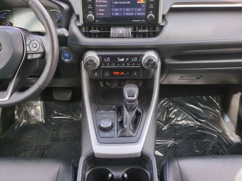 Certified 2020 Toyota RAV4 XSE w/ XSE Grade Weather Package AWD/4WD image 18