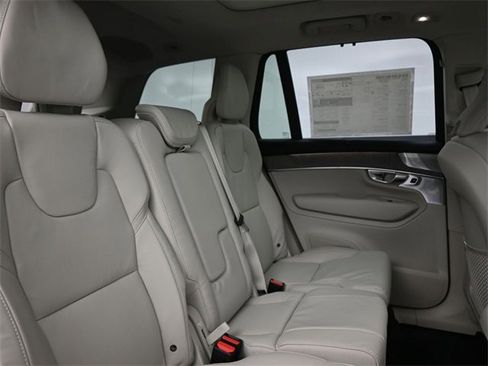 New 2026 Volvo XC90 B6 Ultra image 33