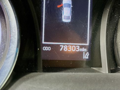 Used 2019 Toyota Camry LE FWD image 19