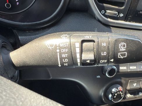 Used 2020 Kia Sportage LX AWD/4WD image 13