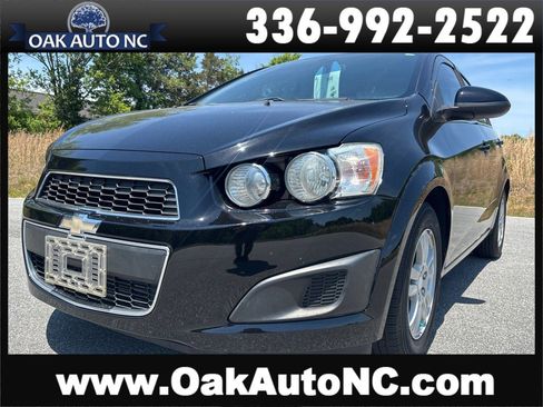 Used 2016 Chevrolet Sonic LT FWD image 1