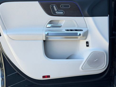 New 2026 Mercedes-Benz GLB 250 4MATIC image 22