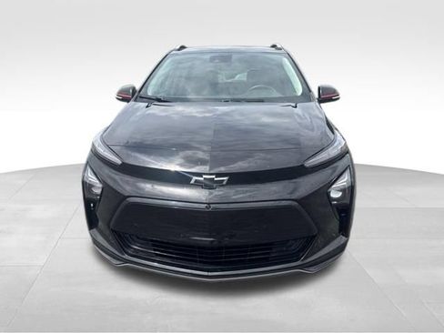 Used 2023 Chevrolet Bolt EUV Premier w/ Redline Edition FWD image 2