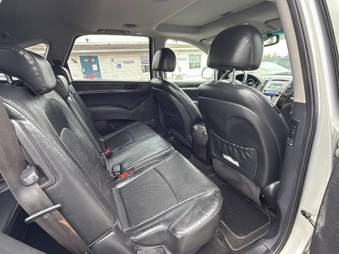 Used 2010 Hyundai Veracruz Limited FWD image 13