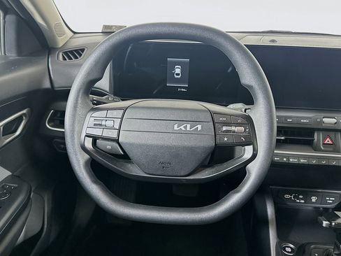 Used 2025 Kia K4 LXS image 18