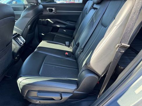 Used 2023 Kia Sorento S w/ Panoramic Sunroof Package image 11