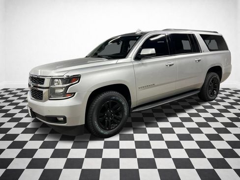 Used 2020 Chevrolet Suburban LT AWD/4WD image 4