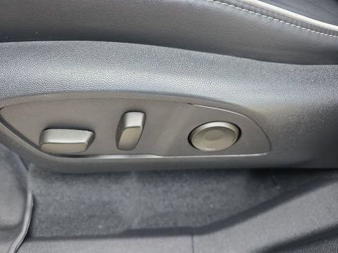 Used 2025 Buick Enclave Preferred FWD image 19