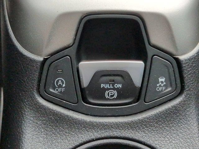 Used 2020 Jeep Compass Latitude FWD image 24