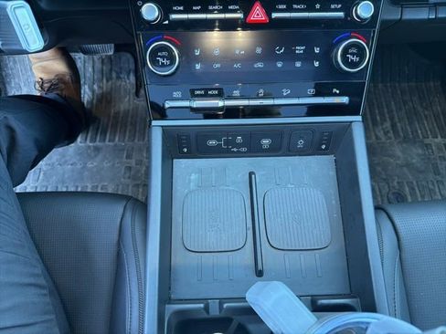 Used 2025 Hyundai Santa Fe Calligraphy image 12