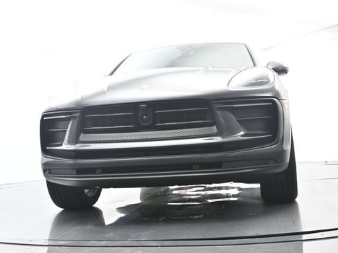 Certified 2025 Porsche Macan w/ Premium Package Plus AWD/4WD image 56