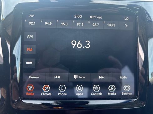Used 2022 Jeep Cherokee Limited AWD/4WD image 23