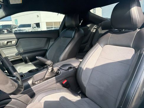 Used 2019 Ford Mustang Shelby GT350 w/ Technology Package RWD image 7