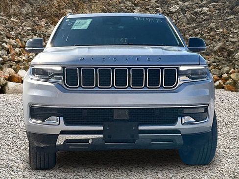 Used 2024 Jeep Wagoneer Series III image 3