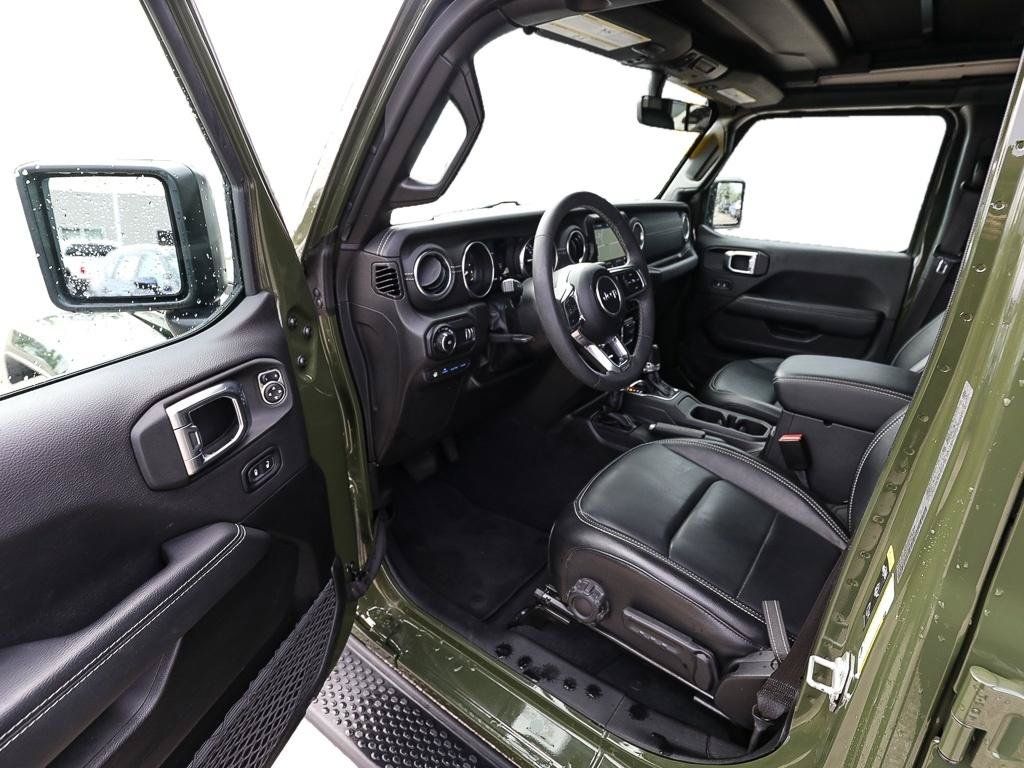 Used 2023 Jeep Wrangler Unlimited Sahara w/ Cold Weather Group AWD/4WD image 12