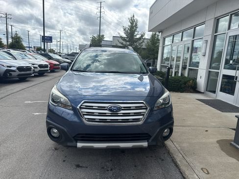 Used 2017 Subaru Outback 2.5i Limited AWD/4WD image 6