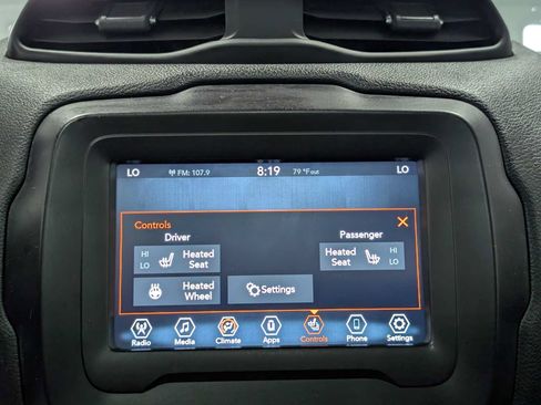 Used 2019 Jeep Renegade Latitude w/ Cold Weather Group AWD/4WD image 26