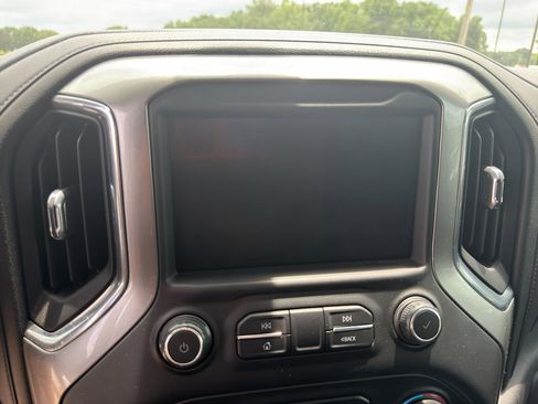 Used 2019 Chevrolet Silverado 1500 LT Trail Boss AWD/4WD image 13