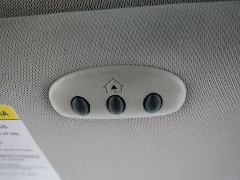 Used 2013 Lincoln MKX AWD image 32