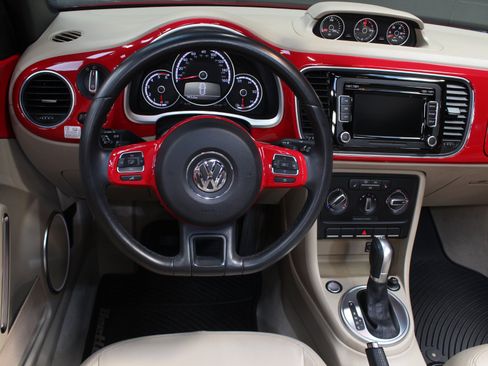 Used 2014 Volkswagen Beetle TDI FWD image 36