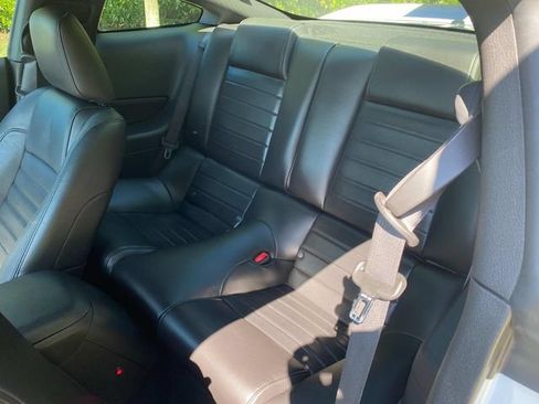 Used 2009 Ford Mustang Shelby GT500 RWD image 9
