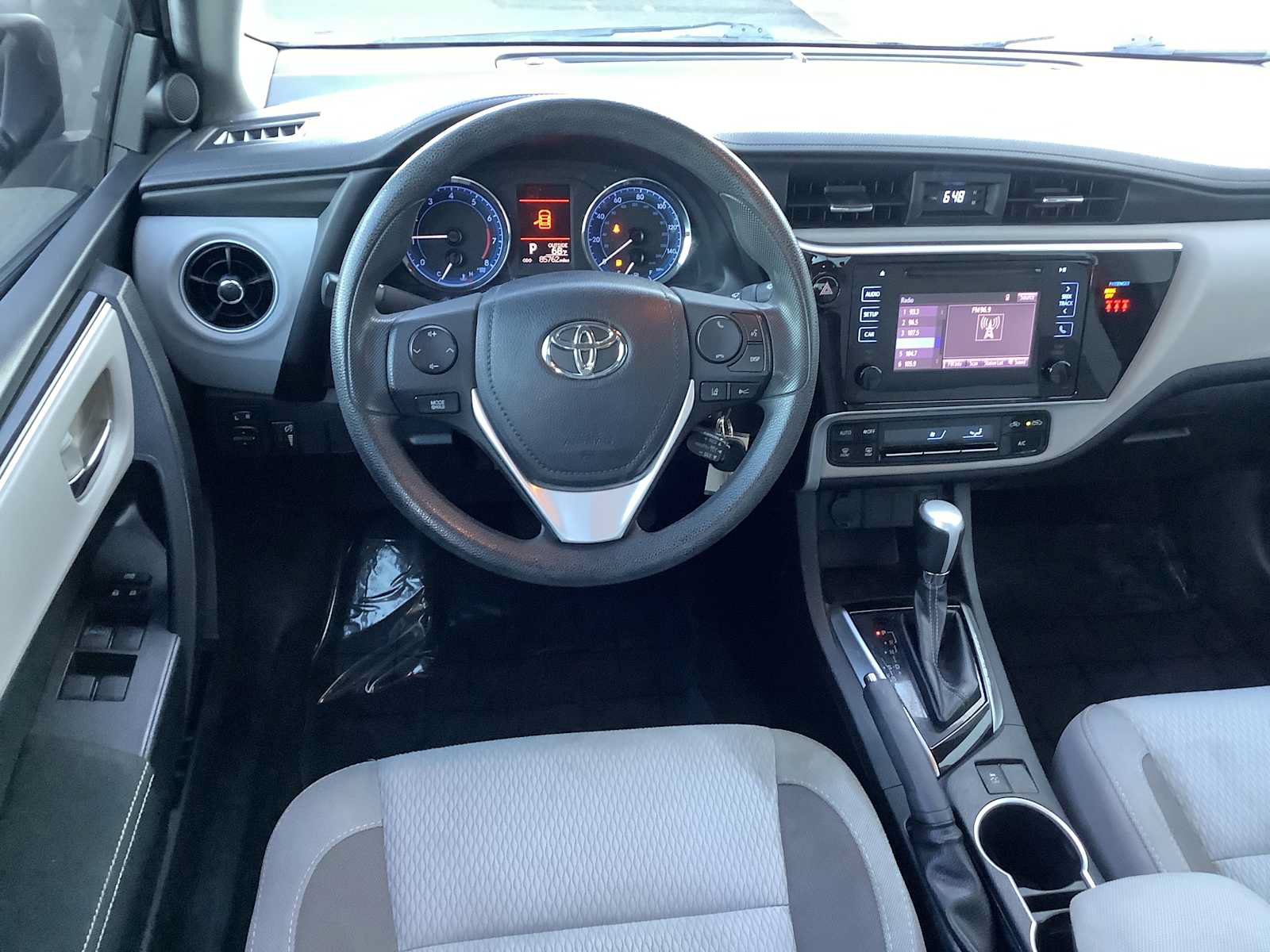 Used 2018 Toyota Corolla LE FWD image 10