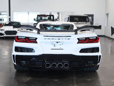 Used 2024 Chevrolet Corvette Z06 w/ Z07 Performance Package RWD image 5