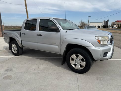 Used 2012 Toyota Tacoma PreRunner w/ TRD Off-Road Pkg image 5
