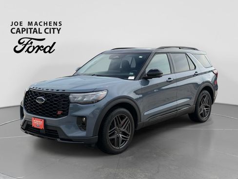 Used 2025 Ford Explorer ST w/ Sun And Sound Package AWD/4WD image 9