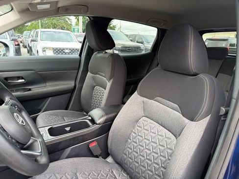 Used 2025 Nissan Kicks SV AWD/4WD image 23