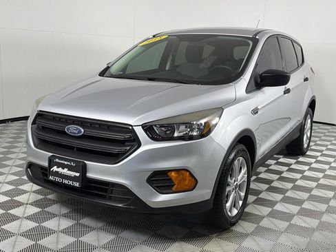 Used 2018 Ford Escape S image 10