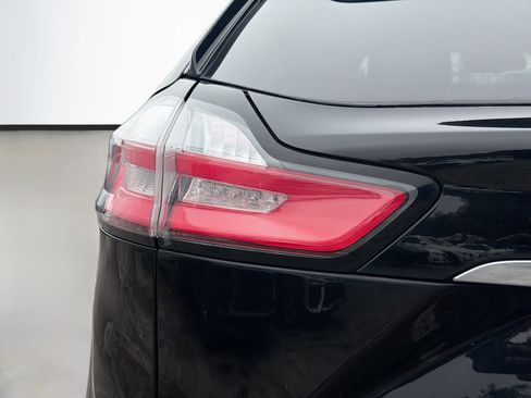 Used 2020 Ford Edge SEL w/ Convenience Package image 10