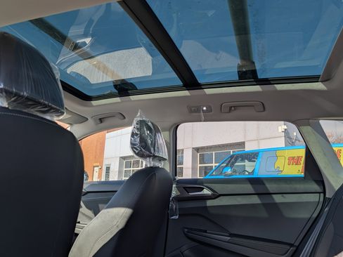 New 2025 Volkswagen Taos SE image 5