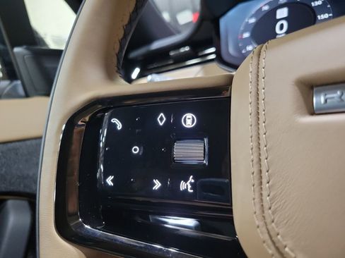 Used 2025 Land Rover Range Rover Sport Dynamic SE image 15