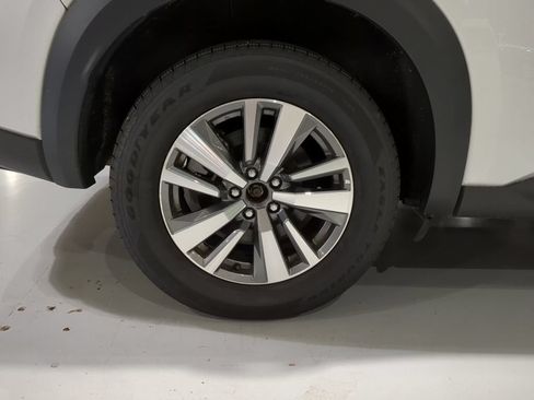 Used 2025 Nissan Pathfinder SL AWD/4WD image 5