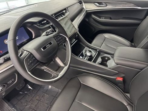 New 2025 Jeep Grand Cherokee L Limited image 18