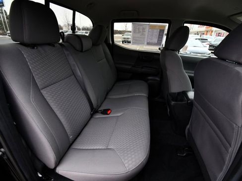 Used 2022 Toyota Tacoma SR AWD/4WD image 38