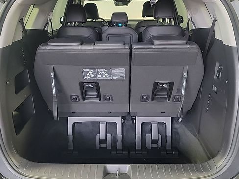 Used 2026 Kia Carnival SX FWD image 7