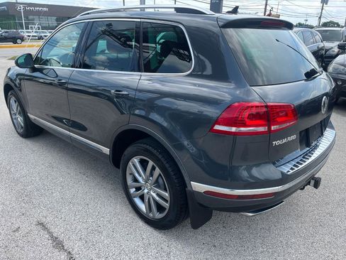 Used 2016 Volkswagen Touareg TDI AWD/4WD image 3
