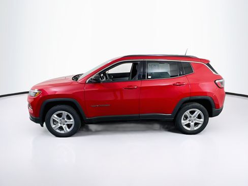 Used 2023 Jeep Compass Latitude w/ Convenience Group AWD/4WD image 8