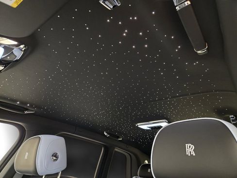 New 2026 Rolls-Royce Cullinan Black Badge image 16